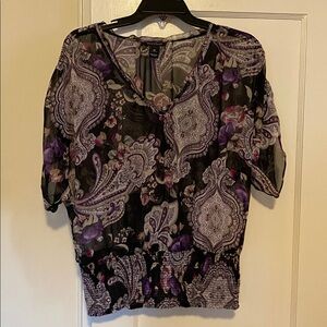 🎀 5/$20 🎀 WHBM semi-sheer floral lightweight top size medium